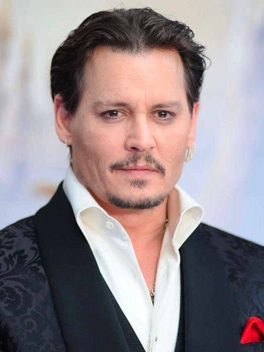 “Johnny Depp’s Transformation”: The Impact of Personal Struggles on His Appearance and Career
