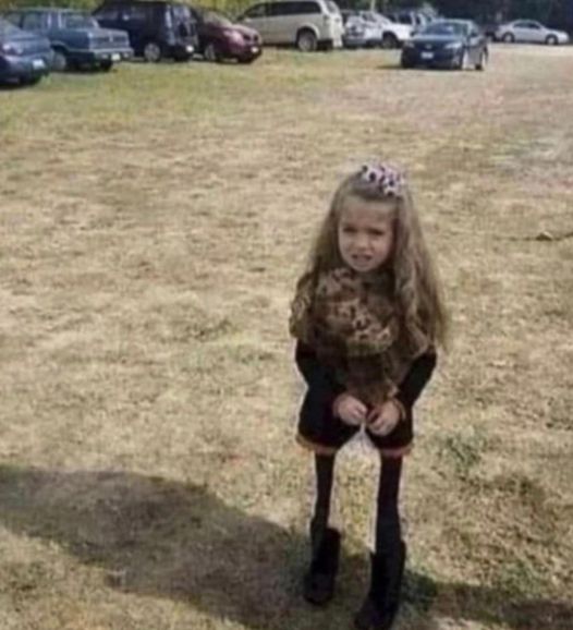 Mother Takes Photo Of Her Daughter In The Park And Uploaded It To Facebook, But People Got Extremely Worried